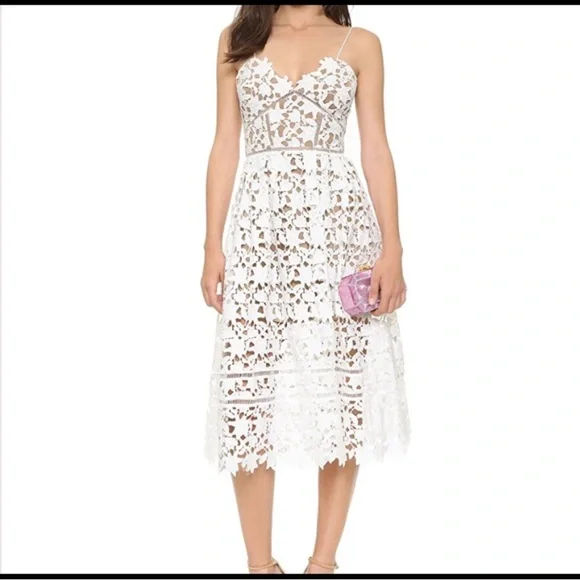 Stunning Roselani Lace Overlay Cocktail Dress. - Picture 3 of 14